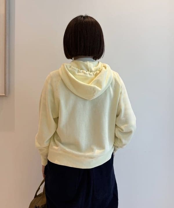 クロサワさんの「BEAMS WOMEN｜【別注】SCREEN STARS / フルジップ パーカー」を使ったコーディネート