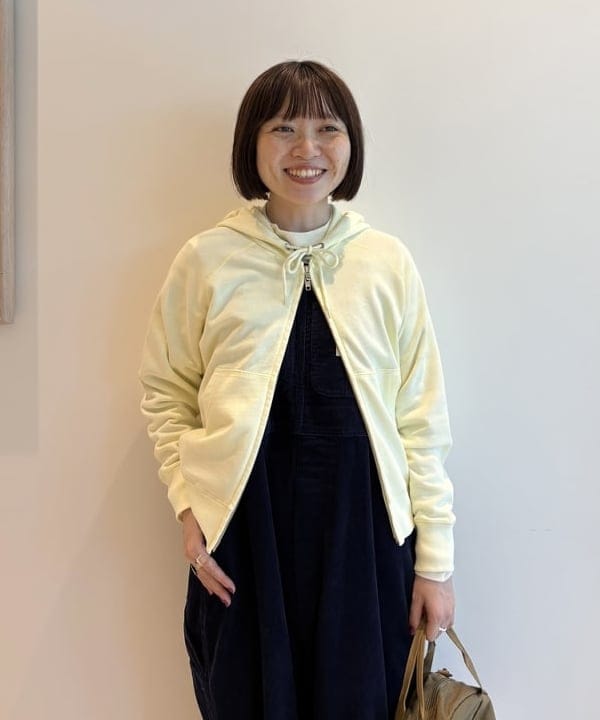 クロサワさんの「BEAMS WOMEN｜【別注】SCREEN STARS / フルジップ パーカー」を使ったコーディネート