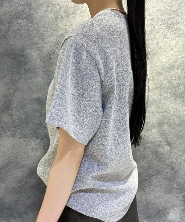 OSUMIさんの「BEAMS WOMEN｜ブークレ アシンメトリーヘム Tシャツ」を使ったコーディネート
