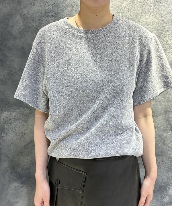 OSUMIさんの「BEAMS WOMEN｜ブークレ アシンメトリーヘム Tシャツ」を使ったコーディネート