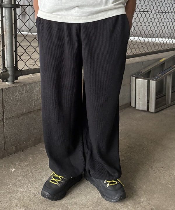 NADEL ナデールさんの「BEAMS WOMEN｜【別注】Champion / ミッキーマウス / Ｔシャツ」を使ったコーディネート