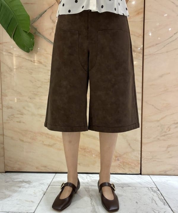 茂野 真楓さんの「BEAMS WOMEN｜BAUM UND PFERDGARTEN / JONIE メッシュ ドット シャツ」を使ったコーディネート