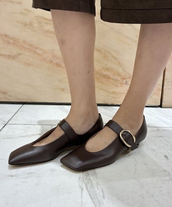 茂野 真楓さんの「BEAMS WOMEN｜BAUM UND PFERDGARTEN / JONIE メッシュ ドット シャツ」を使ったコーディネート