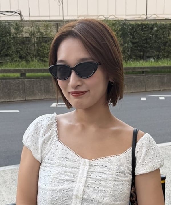 松本 佳菜子さんの「BEAMS WOMEN｜【別注】noeyedia / サングラス "NE-459"」を使ったコーディネート