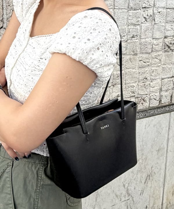 松本 佳菜子さんの「BEAMS WOMEN｜【別注】noeyedia / サングラス "NE-459"」を使ったコーディネート