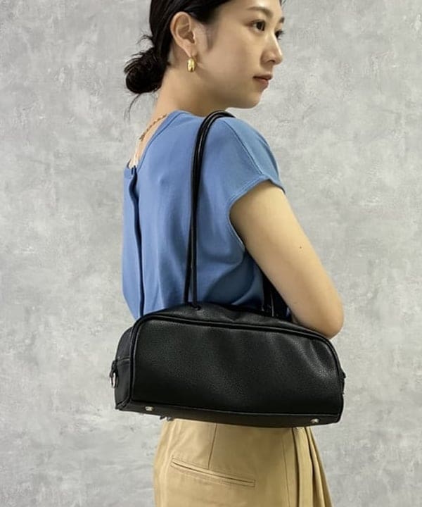 坂本 涼花さんの「BEAMS WOMEN｜2タック チノパンツ」を使ったコーディネート