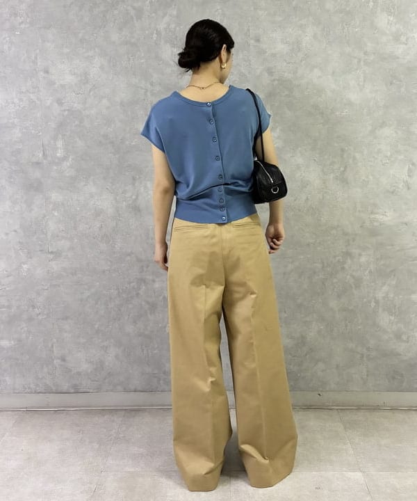 坂本 涼花さんの「BEAMS WOMEN｜2タック チノパンツ」を使ったコーディネート