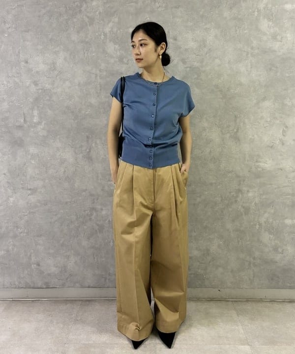 坂本 涼花さんの「BEAMS WOMEN｜2タック チノパンツ」を使ったコーディネート