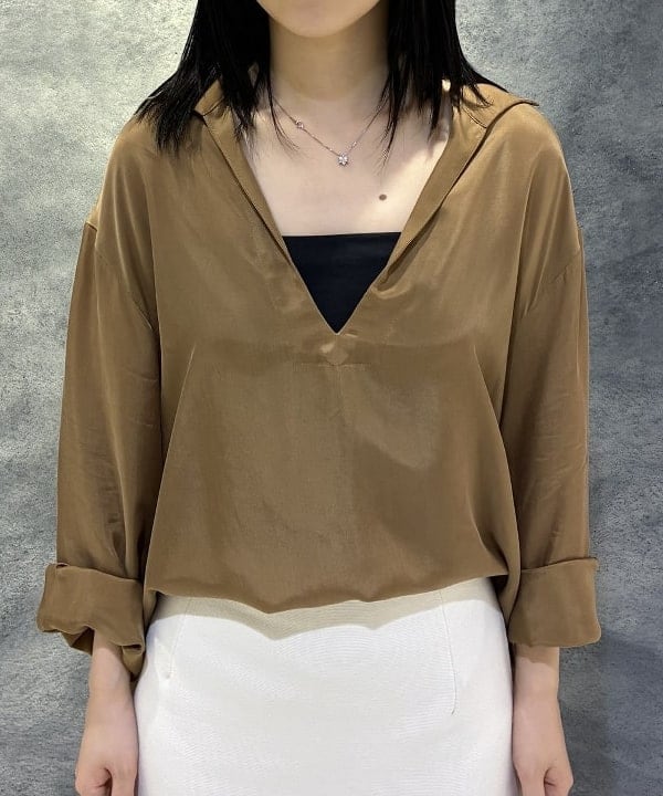 菜月さんの「BEAMS WOMEN｜キュプラ Vネック プルオーバーシャツ」を使ったコーディネート