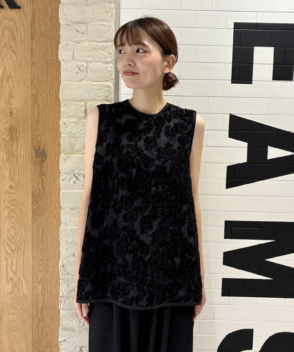 ヒライさんの「BEAMS WOMEN｜モールヤーン エンブロ ノースリーブ ブラウス」を使ったコーディネート