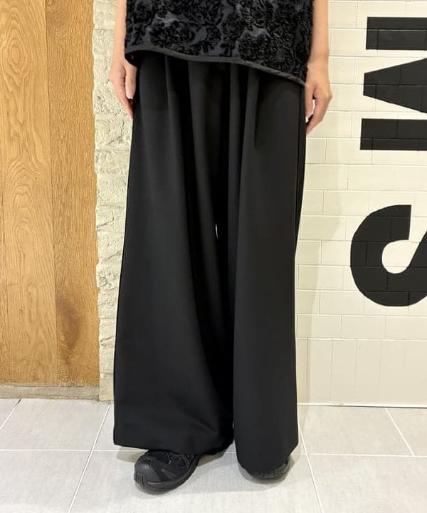 ヒライさんの「BEAMS WOMEN｜モールヤーン エンブロ ノースリーブ ブラウス」を使ったコーディネート