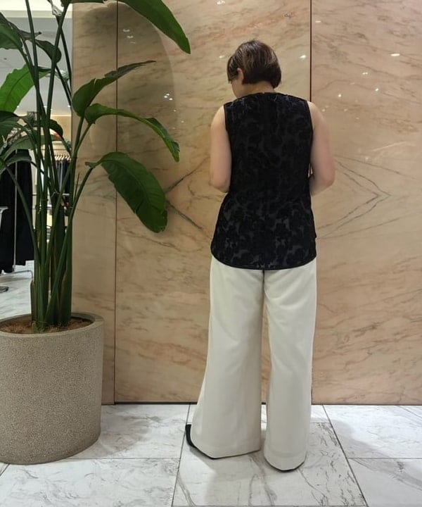 塚越 有紀さんの「BEAMS WOMEN｜PUNTI. / RONDE ハンドバッグ」を使ったコーディネート