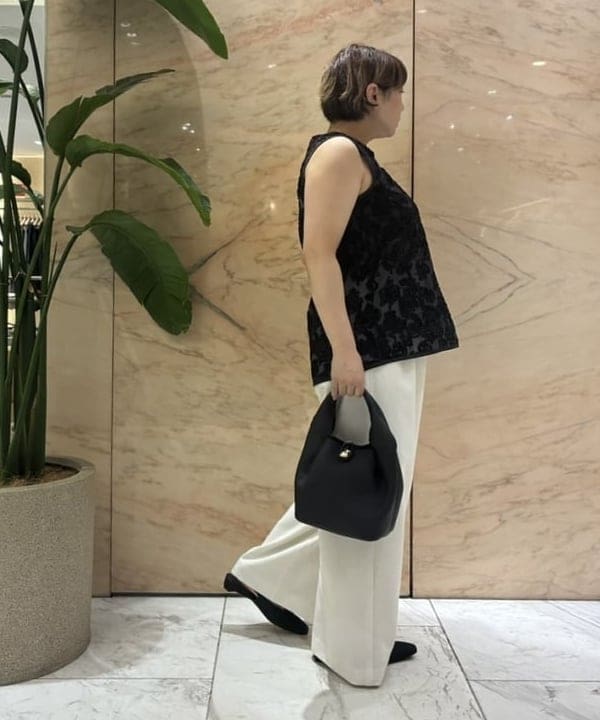塚越 有紀さんの「BEAMS WOMEN｜PUNTI. / RONDE ハンドバッグ」を使ったコーディネート