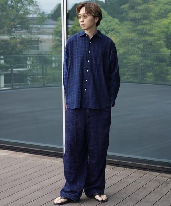 SUDOさんの「BEAMS｜【別注】ISLAND SLIPPER / レザー トング サンダル｜シンプル｜モノトーン」を使ったコーディネート