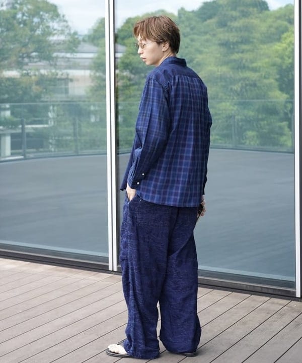 SUDOさんの「BEAMS｜【別注】ISLAND SLIPPER / レザー トング サンダル｜シンプル｜モノトーン」を使ったコーディネート