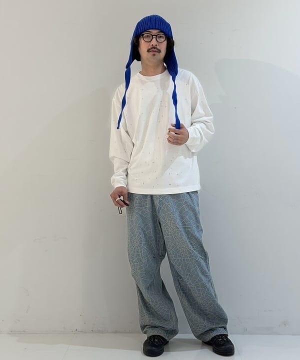BAKU(東江 漠)さんの「ピンホール ロングスリーブ Tシャツ」を使ったコーディネート