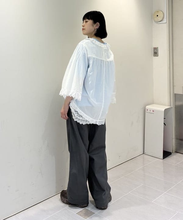 りかちょび/岸本梨佳さんの「BEAMS WOMEN｜【別注】SCREEN STARS / ロゴ プリント ショートスリーブ」を使ったコーディネート