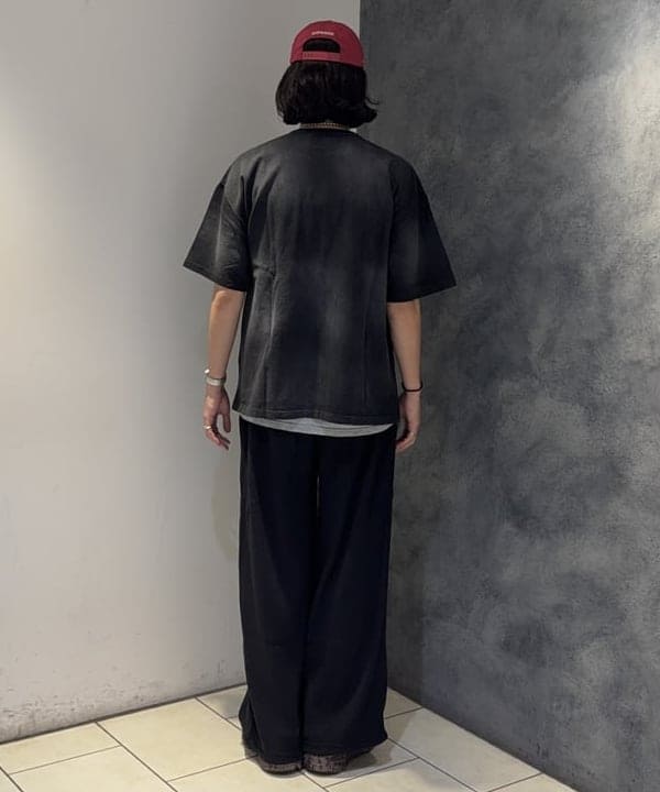 植木 竜也さんの「BEAMS WOMEN｜スーベニア Tシャツ【ワイドフィット】」を使ったコーディネート