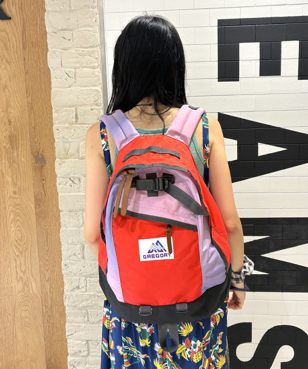 津藤 理佐子さんの「BEAMS WOMEN｜【別注】GREGORY / NICE DAY V2」を使ったコーディネート