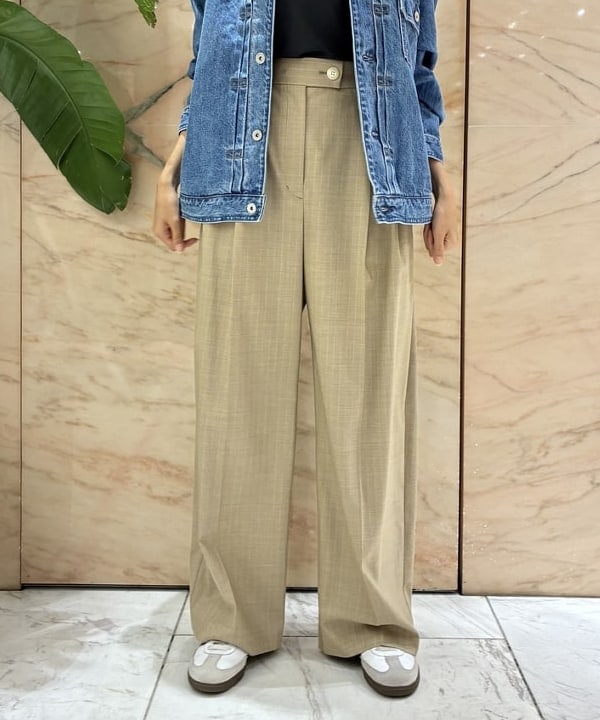 茂野 真楓さんの「BEAMS WOMEN｜【別注】スタイリスト佐藤佳菜子 &times; SLOANE / ウール混 クルーネック  Tシャツ」を使ったコーディネート