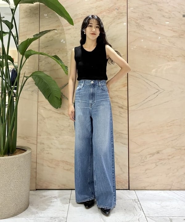 中丸　栞さんの「BEAMS WOMEN｜AK+1 / レイヤード リブ タンクトップ」を使ったコーディネート