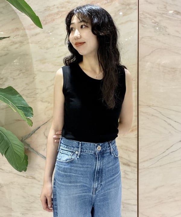 中丸　栞さんの「BEAMS WOMEN｜AK+1 / レイヤード リブ タンクトップ」を使ったコーディネート