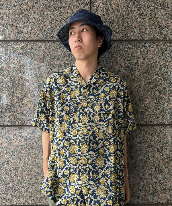 深澤 琥太郎さんの「BEAMS WOMEN｜Open Collar Block Print ①」を使ったコーディネート