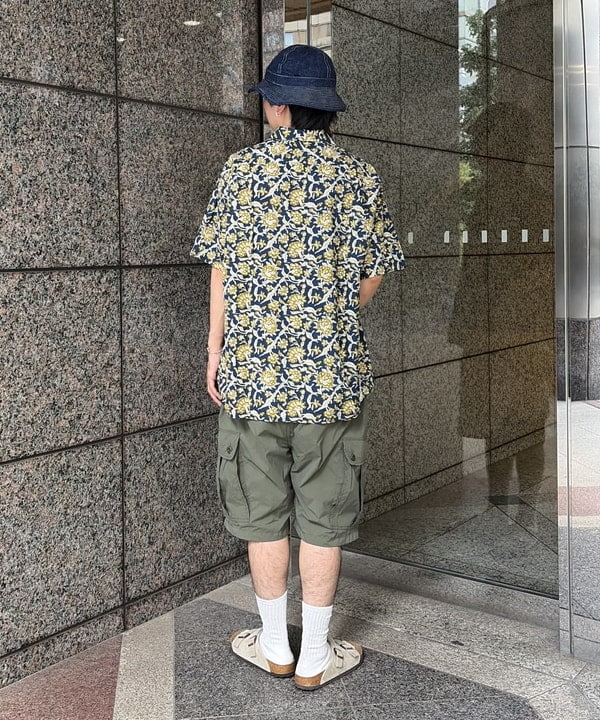 深澤 琥太郎さんの「BEAMS WOMEN｜Open Collar Block Print ①」を使ったコーディネート