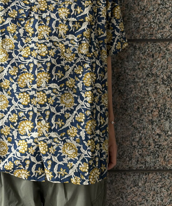深澤 琥太郎さんの「BEAMS WOMEN｜Open Collar Block Print ①」を使ったコーディネート