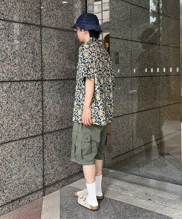 深澤 琥太郎さんの「BEAMS WOMEN｜Open Collar Block Print ①」を使ったコーディネート