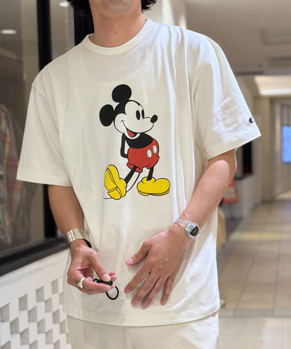 BAKU(東江 漠)さんの「【別注】Champion / ミッキーマウス / Ｔシャツ」を使ったコーディネート