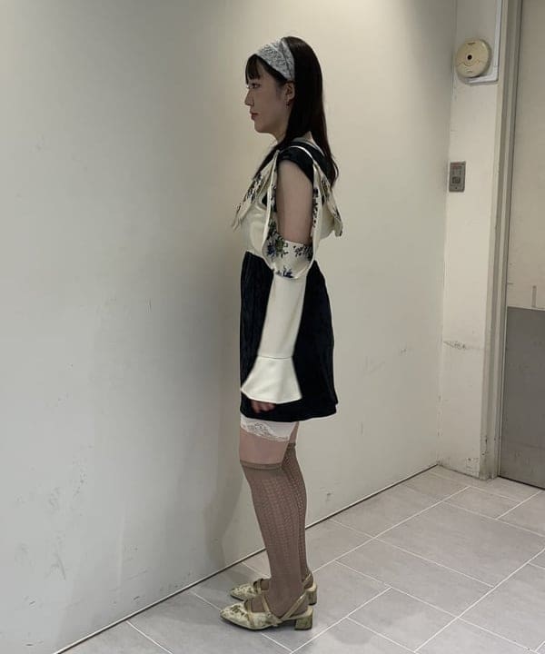 rinnaさんの「BEAMS WOMEN｜クラシック ベロア ミニ ワンピース」を使ったコーディネート