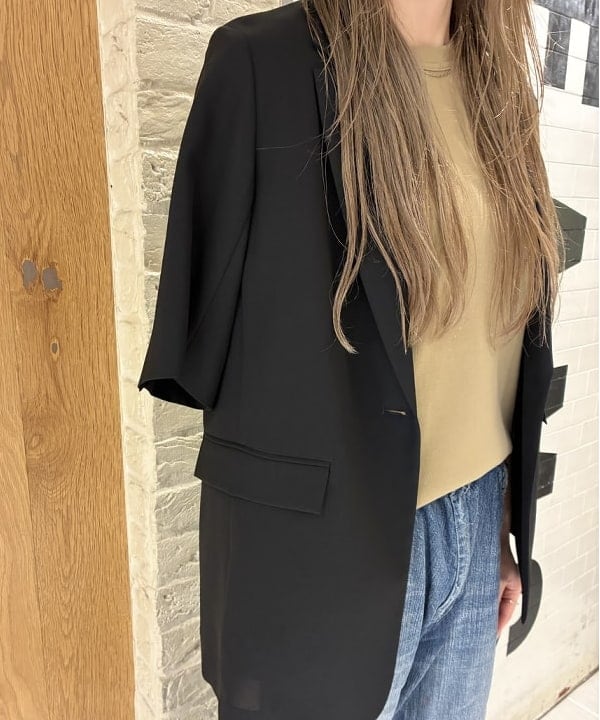 CHIHIROさんの「BEAMS WOMEN｜【別注】スタイリスト佐藤佳菜子 &times; SLOANE / リブ クルーネック フレンチスリーブ トップス」を使ったコーディネート