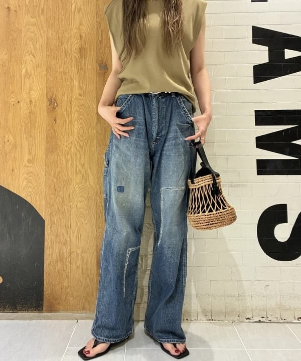 CHIHIROさんの「BEAMS WOMEN｜【別注】スタイリスト佐藤佳菜子 &times; SLOANE / リブ クルーネック フレンチスリーブ トップス」を使ったコーディネート