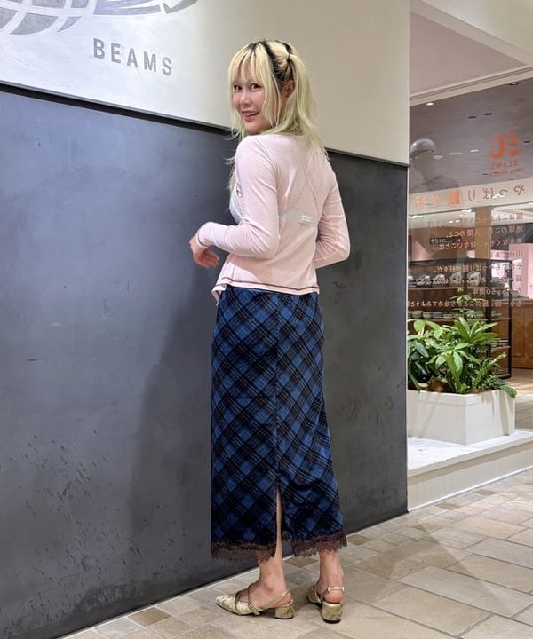 はっとりさんの「BEAMS WOMEN｜ベロア プリント レース ヘム スカート」を使ったコーディネート