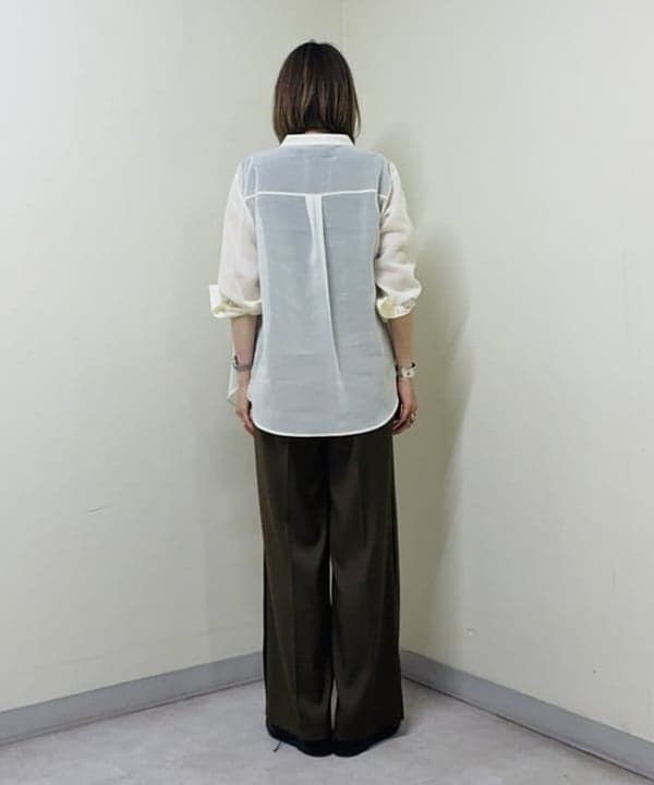 岩沢 珠代さんの「BEAMS WOMEN｜AK+1 / サテン 側章 ワイドパンツ」を使ったコーディネート
