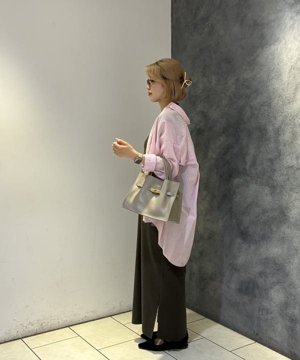 中田 優紀子さんの「BEAMS WOMEN｜AK+1 / コットンボイル ストライプ シャツ」を使ったコーディネート