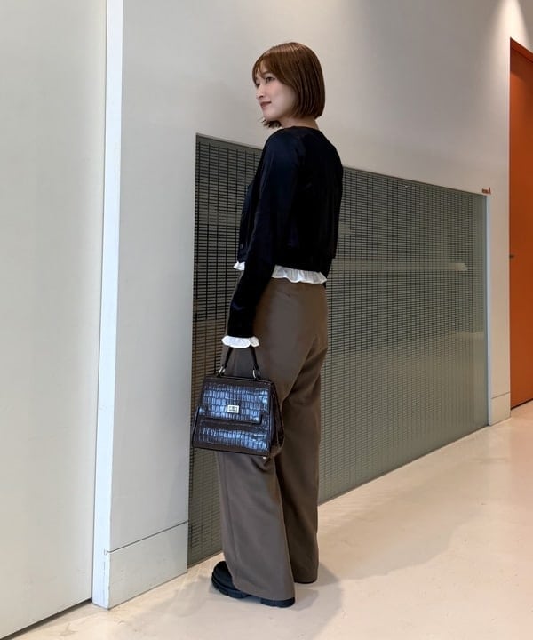 松本 佳菜子さんの「BEAMS WOMEN｜クロコ フラップ バッグ」を使ったコーディネート
