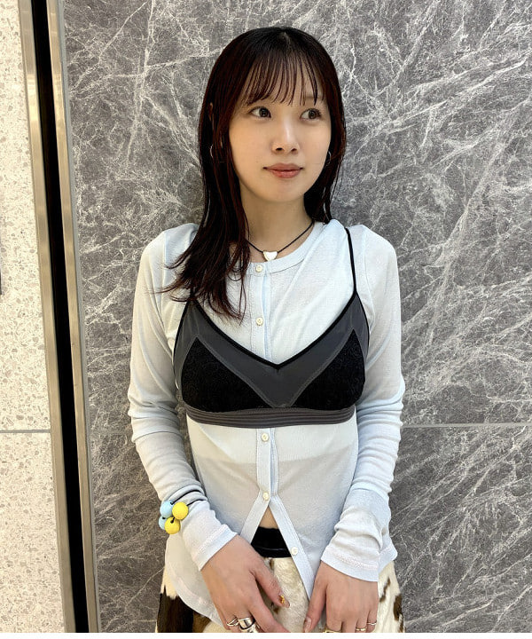 カタヤマ アヤさんの「BEAMS WOMEN｜フェイクファー ミニ スカート」を使ったコーディネート