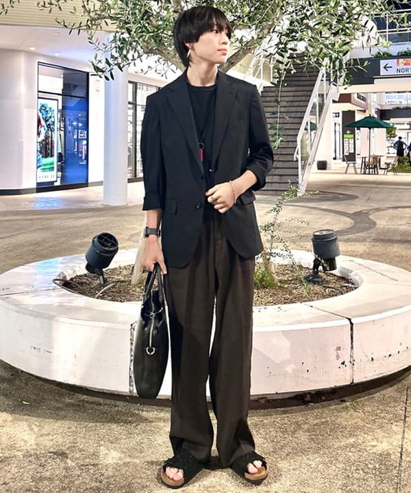 纖薄皮革公事包