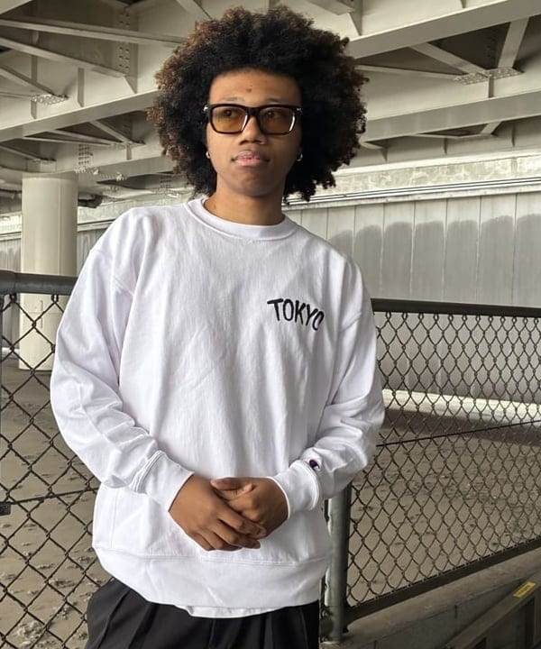 NADEL ナデールさんの「BEAMS WOMEN｜【別注】Champion / リバースウィーブ（R）シティ ロングスリーブTシャツ」を使ったコーディネート