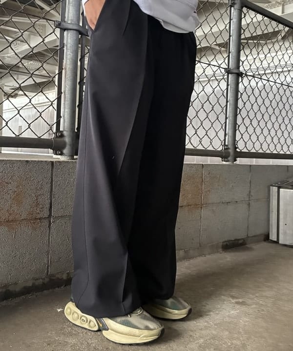 NADEL ナデールさんの「BEAMS WOMEN｜【別注】Champion / リバースウィーブ（R）シティ ロングスリーブTシャツ」を使ったコーディネート