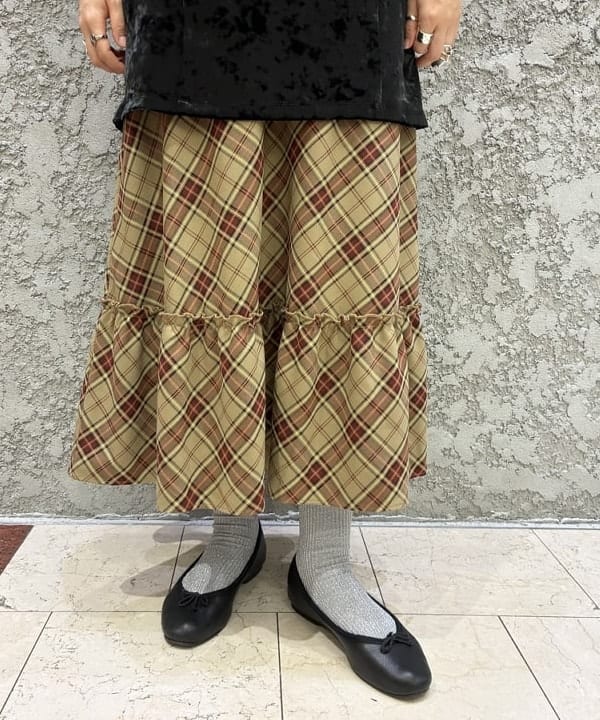 マツモト アカネさんの「BEAMS WOMEN｜クラシック ベロア ミニ ワンピース」を使ったコーディネート