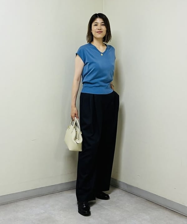 岩沢 珠代さんの「BEAMS WOMEN｜2WAY 天竺 フレンチスリーブ プルオーバー」を使ったコーディネート