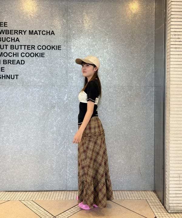 ヒスイさんの「BEAMS WOMEN｜チェック ティアード フリル スカート」を使ったコーディネート
