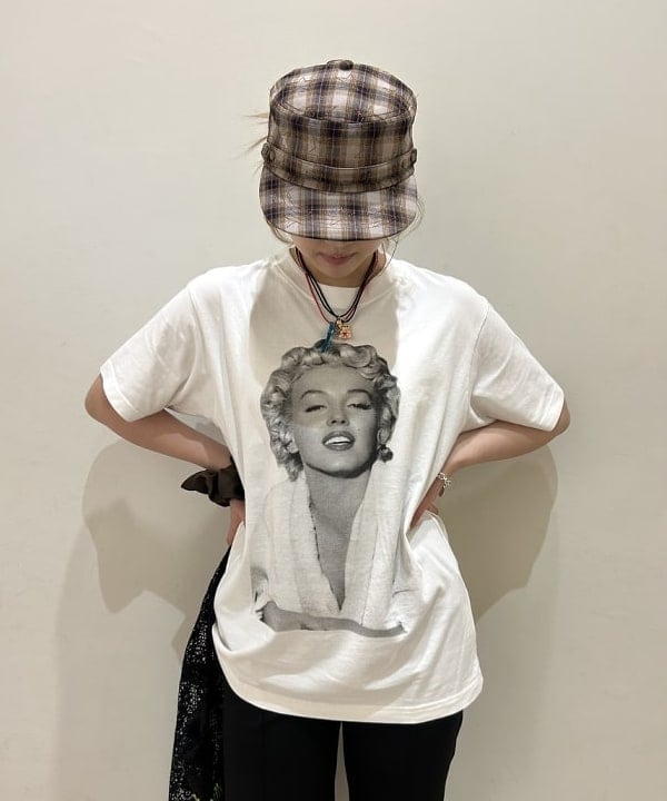 桃羽さんの「BEAMS WOMEN｜【別注】GOOD ROCK SPEED / Monroe / Photo Tシャツ」を使ったコーディネート
