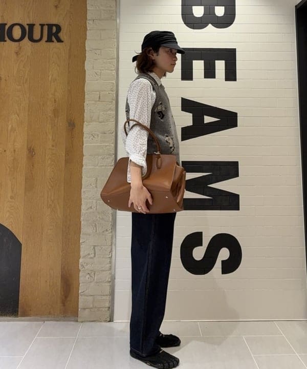 マツミヤさんの「BEAMS WOMEN｜デニム 1タック カーブ パンツ」を使ったコーディネート