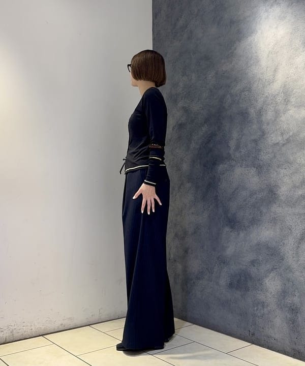 reinaさんの「BEAMS WOMEN｜ピンストライプ ワイド イージー パンツ」を使ったコーディネート