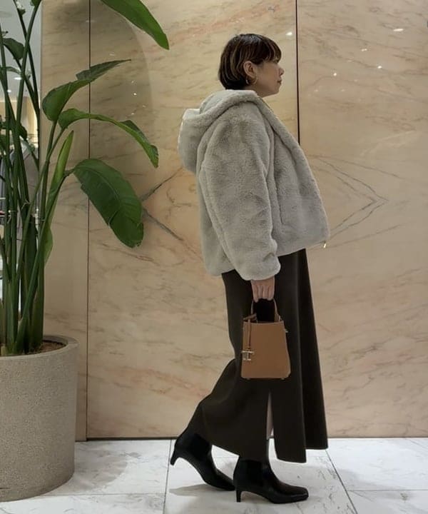 塚越 有紀さんの「BEAMS WOMEN｜シンプル モダン イヤーカフ」を使ったコーディネート