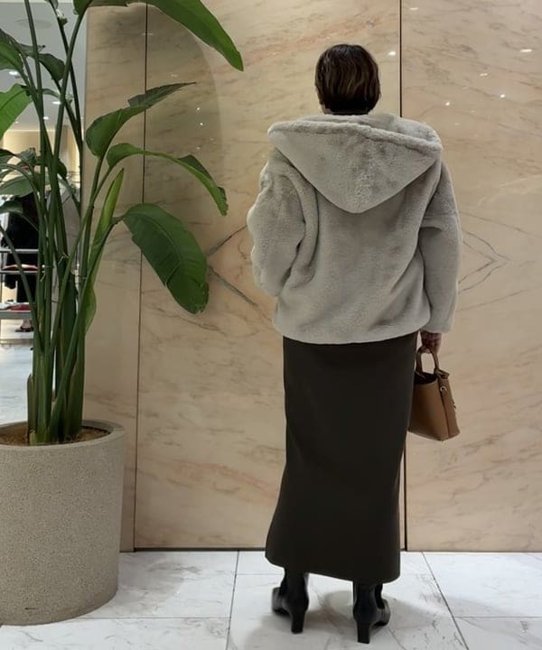 塚越 有紀さんの「BEAMS WOMEN｜シンプル モダン イヤーカフ」を使ったコーディネート